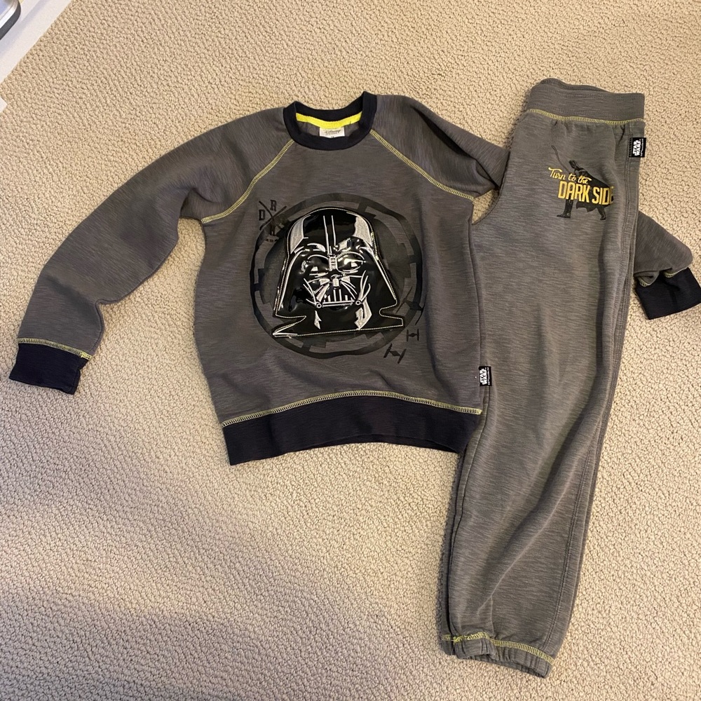Darth Vader appliqué sweatshirt +bonus pants